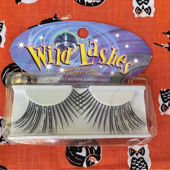 Halloween Make Up Bundle Eyelashes Nails Glitter NIP - Picture 2 of 10